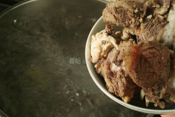 土豆牛骨汤的做法图解4