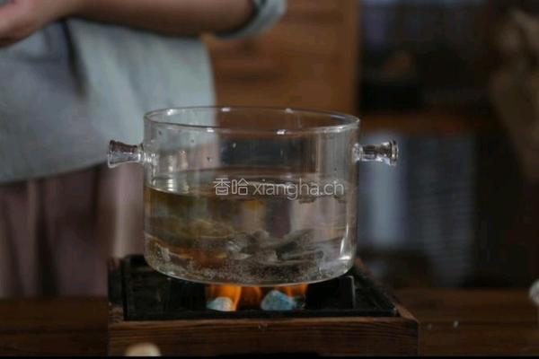 茴香海参汤的做法图解1