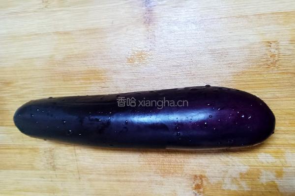凉拌茄子的做法图解1