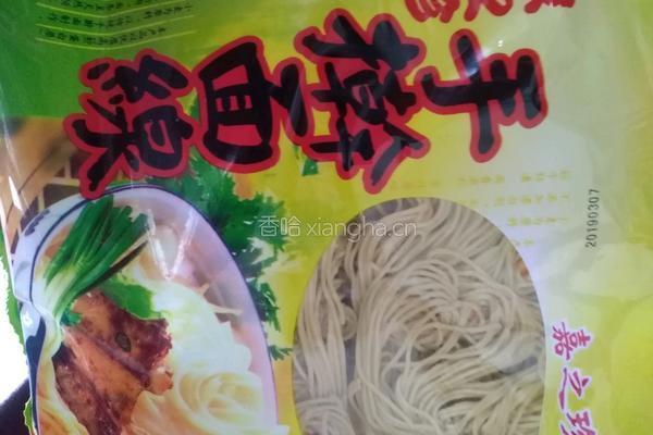 葱菇拌面的做法图解3