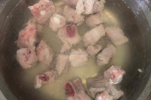 甜豆酱蒸排骨的做法图解1