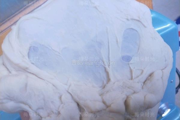 花朵豆沙面包的做法图解5