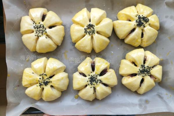 花朵豆沙面包的做法图解15