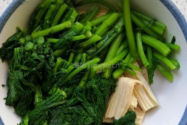 腐竹拌茼蒿的做法图解16