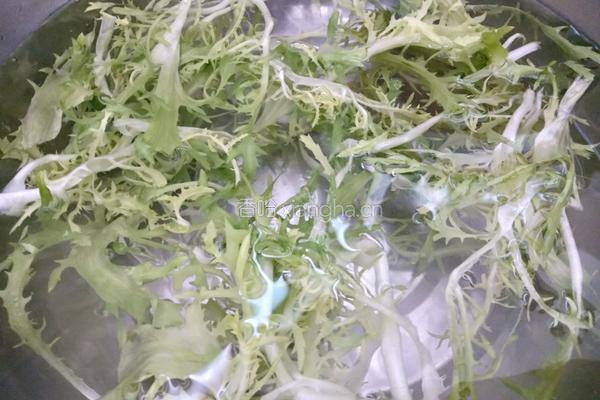 沙拉苦菊的做法图解2