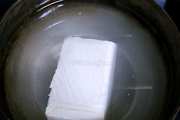 小葱拌豆腐的做法图解3