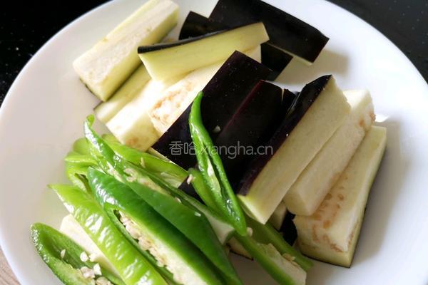 肉末茄子的做法图解1