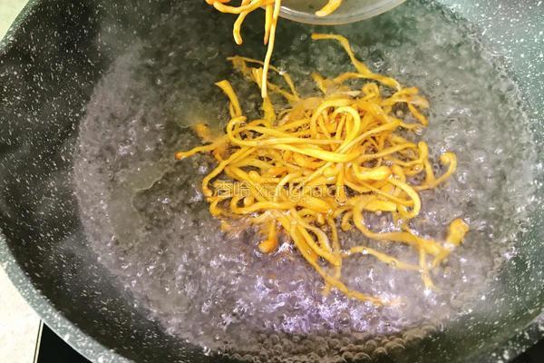 虫草花拌鸡胸肉的做法图解7