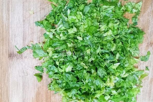 芹菜叶鸡蛋饼的做法图解2