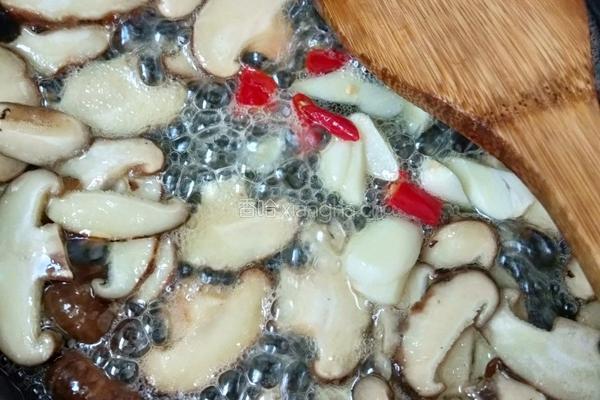 香菇炒油菜的做法图解5