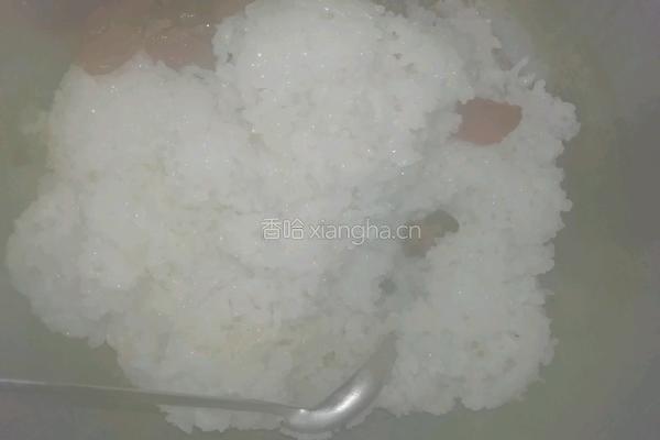 糯米腊肠香菇饭的做法图解3