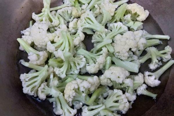 菜花炒干虾仁的做法图解3
