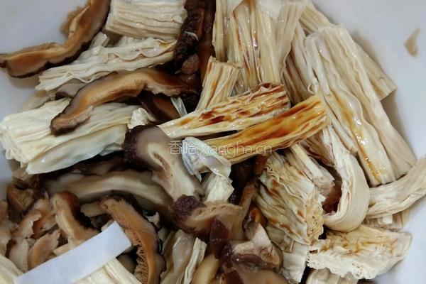 凉拌腐竹香菇的做法图解6