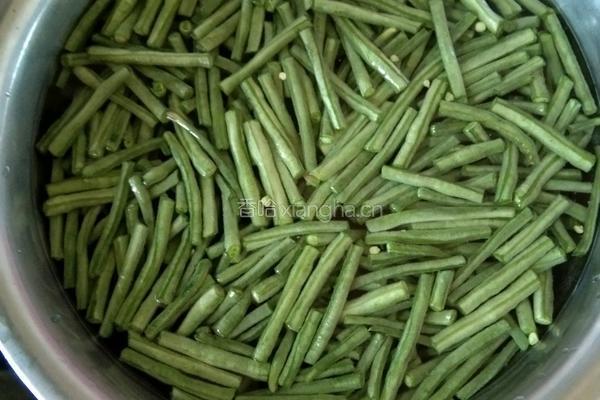 豆角蒸面条的做法图解4