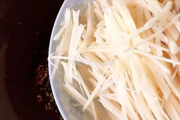 洋葱清炒土豆丝的做法图解6