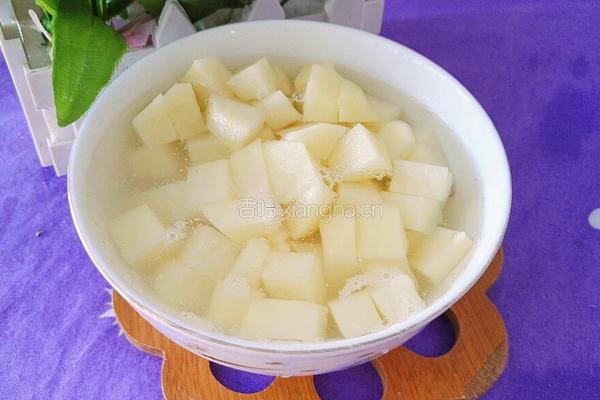 土豆炒菜心的做法图解2