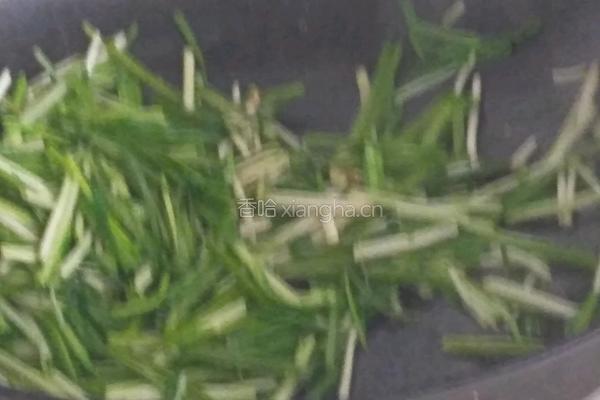 蒜苗炒鸡蛋的做法图解7