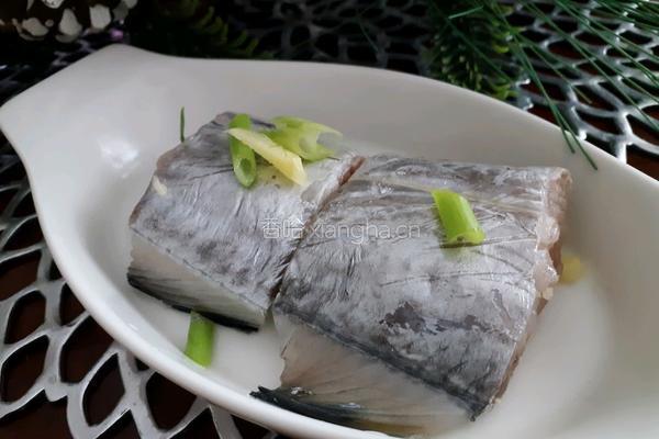 剁椒蒸带鱼的做法图解5