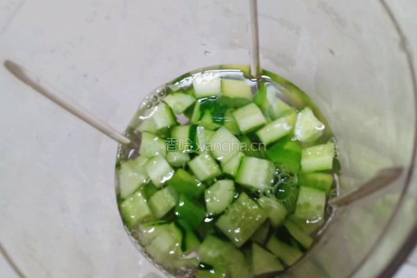 苦瓜黄瓜汁的做法图解6