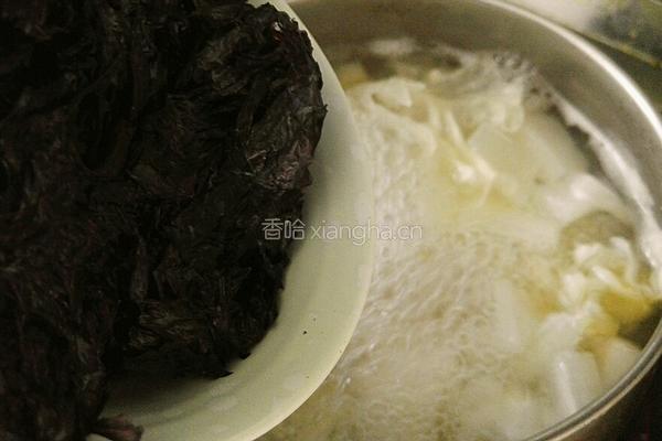 白萝卜紫菜银耳汤的做法图解9