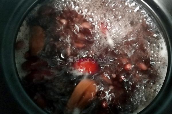 红豆薏仁小米粥的做法图解7