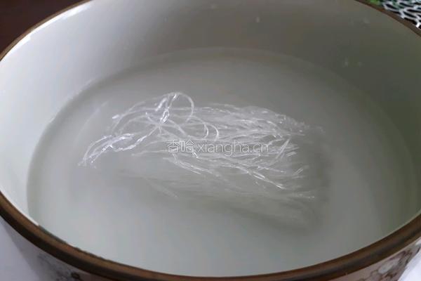 螃蟹粉丝煲的做法图解1