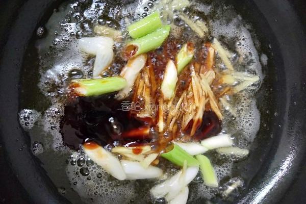 蛤蜊炒芹菜的做法图解4