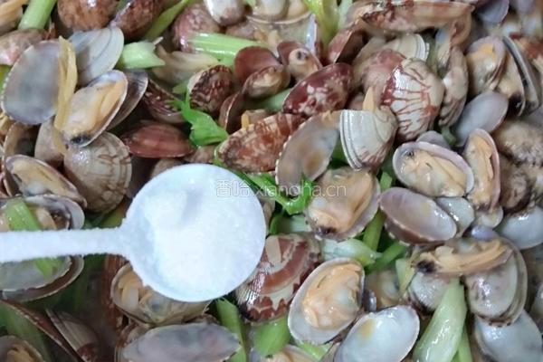 蛤蜊炒芹菜的做法图解7