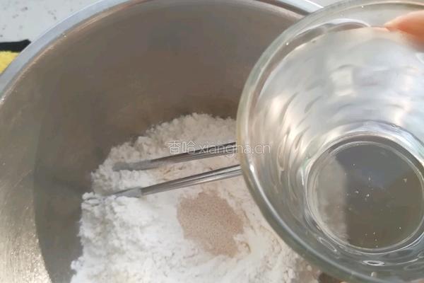 奶酪豆沙饼的做法图解2