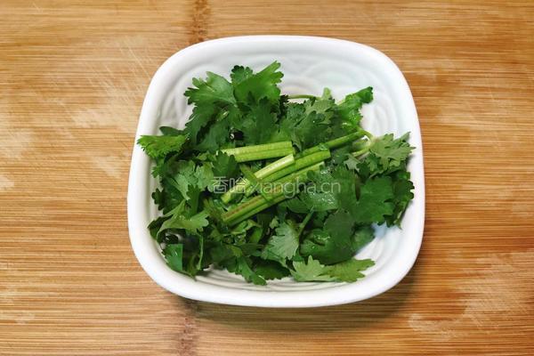 木耳拌花菜的做法图解4