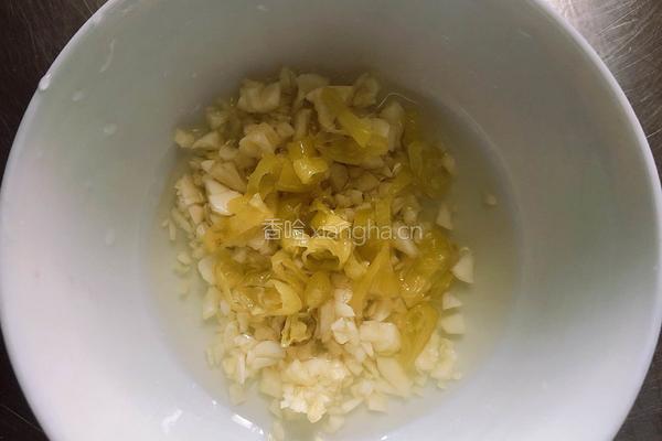 泡椒凉拌茄条的做法图解5