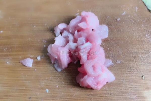 胡萝卜里脊肉丁的做法图解1