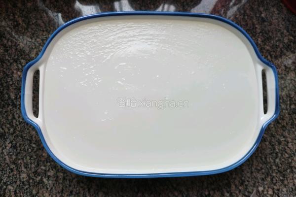 凉拌凉粉的做法图解1