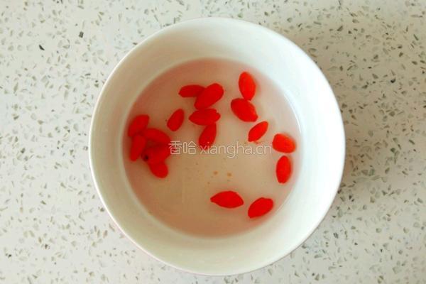 枸杞菠菜的做法图解3