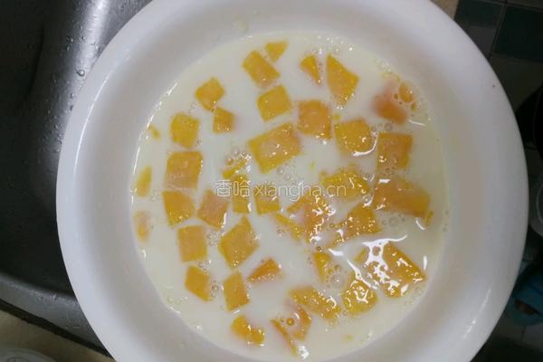 牛奶芒果布丁的做法图解4
