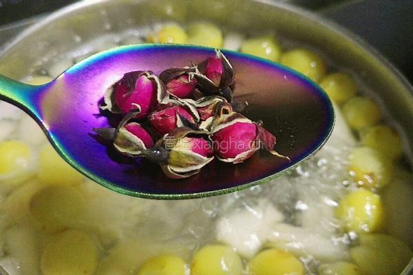 葡萄梨玫瑰花茶的做法图解8