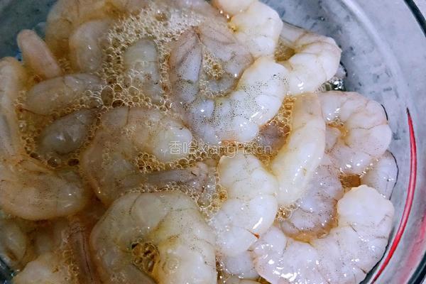 彩椒炒虾仁的做法图解4