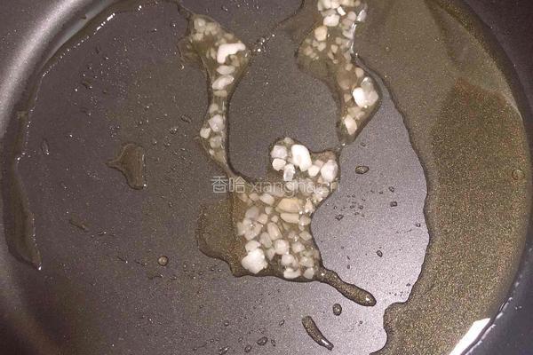 南瓜香菇鸡翅焖饭的做法图解4