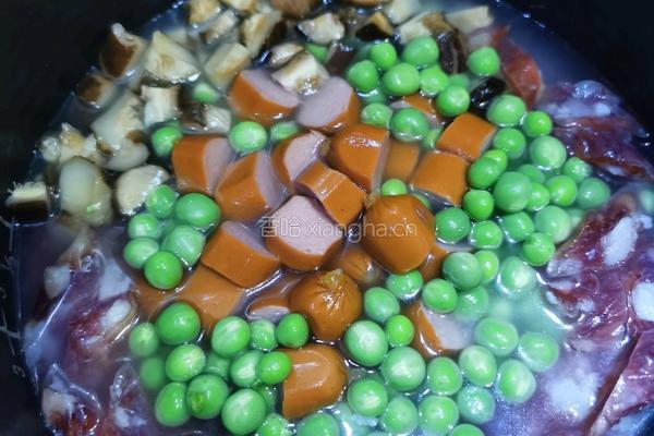 电饭锅腊肉饭的做法图解2