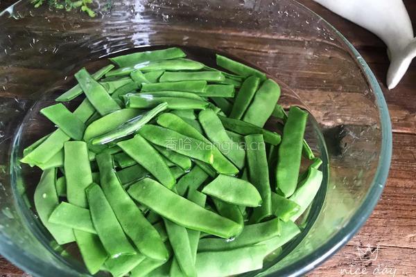 腊味四季豆的做法图解1