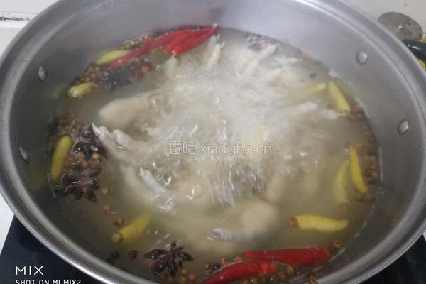 泡椒凤爪的做法图解9