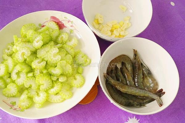 芹菜炒虾的做法图解2