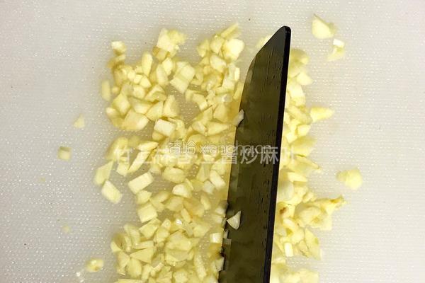 豆酱炒麻叶的做法图解2