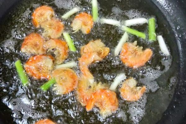 丝瓜炒干虾仁的做法图解5