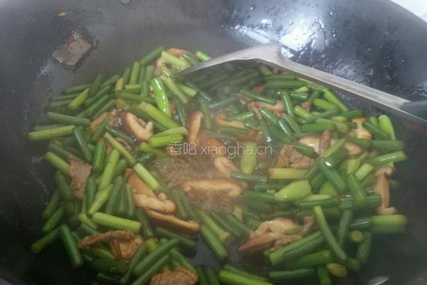 蒜苔香菇肉的做法图解9