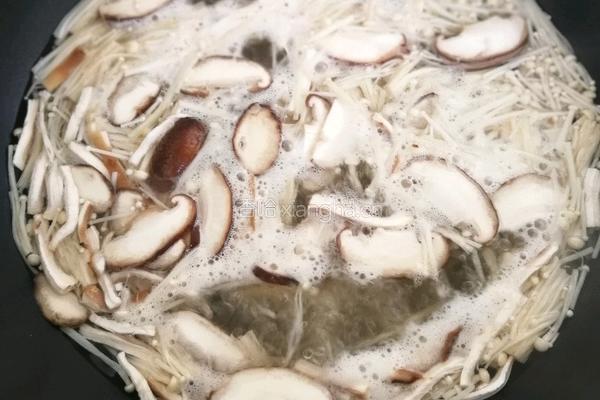 黄瓜金针菇汤的做法图解9