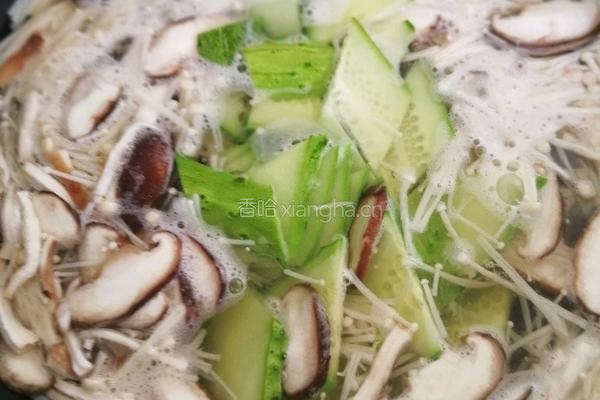 黄瓜金针菇汤的做法图解10