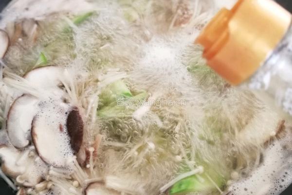 黄瓜金针菇汤的做法图解12