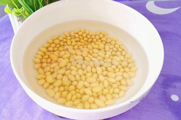 黄豆莲藕鸡汤的做法图解2