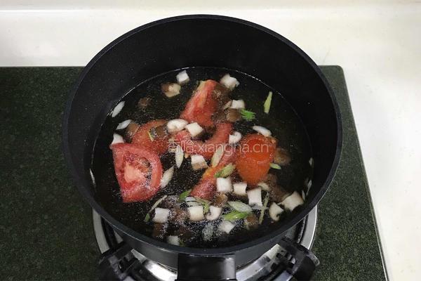 番茄蘑菇汤面的做法图解5